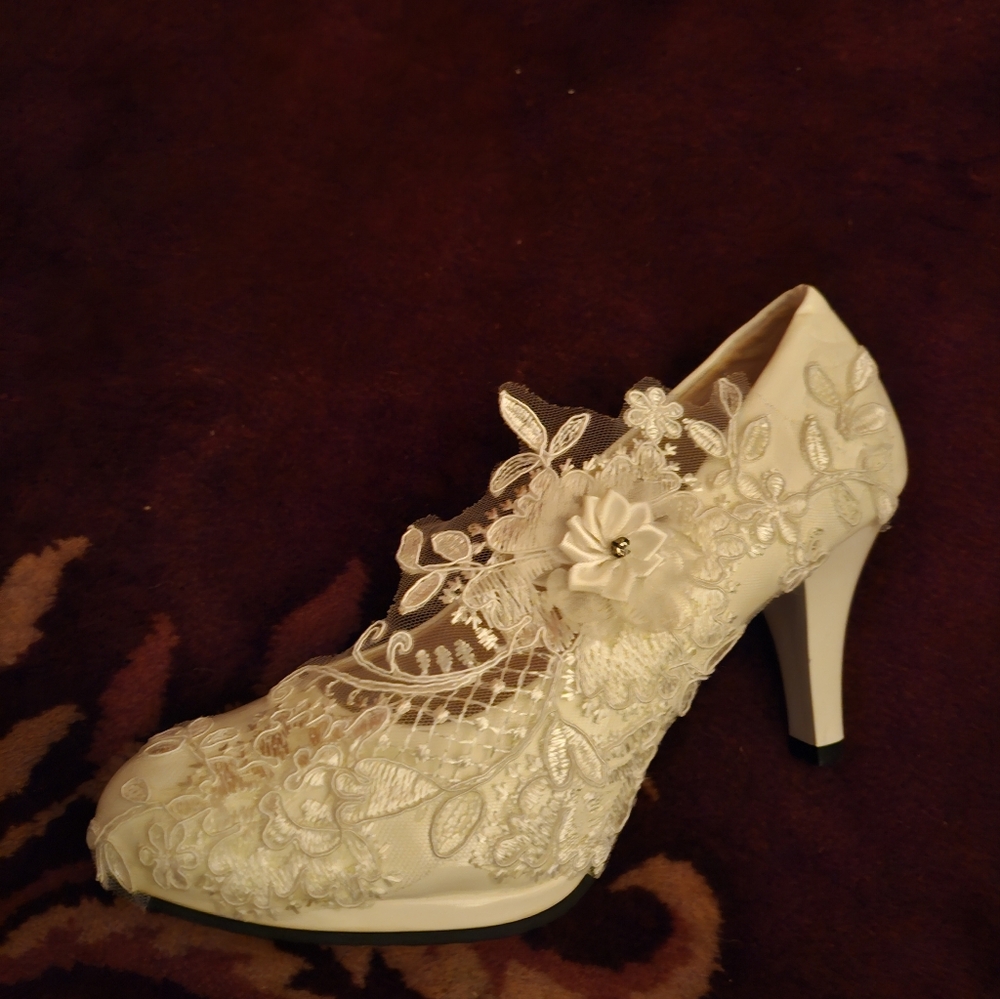 Elegant Lace Floral Women's Bridel Shoe